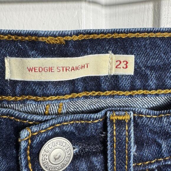Levi's Wedgie Straight Jeans - Picture 5 of 7